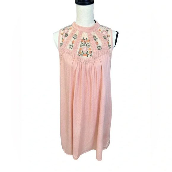 Altar’d State Embroidered Dress Size Medium - Picture 4 of 8
